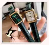 Diseño superior Reloj para amantes con esfera cuadrada pequeña Reloj de lujo para mujer Movimiento de cuarzo Negro Verde Correa de cuero roja Ocio de negocios Señora Chica Madre Pulsera de cadena Relojes