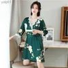 Mulheres sleepwear caiyier 2020 amantes pijamas de seda conjunto flor renda sexy robe + camisola mulheres homens nightwear terno moda cores festa homewearl231109