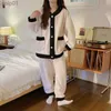 Nachtkleding voor dames Winterkoraal fluwelen pyjama voor dames Verdikte warme Koreaanse stijl V-hals Flanel Damesnachtkleding Zachte losse dames thuispakkenL231109