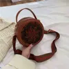 2024 Nouveau designer pour femmes crossbody bodin reverro hong style tempérament incliné petit sac rond