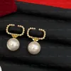 Boucles d'oreilles chics en perles dorées plaquées 18 carats, clous pour femmes, bijoux classiques avec boîte