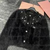 Suéteres para mujer Diseñador Diseñador Cardigan Mujeres Suéter Otoño Punto Abrigo Lujo Diamante Peluche Top Abrigos de punto Viajero Ocio Mujer Moda Chaqueta Blanco VXAH