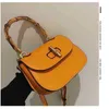 2024 Nouveau créateur pour femmes crossbody bambou bambou simple atmosphère petite personnalité tendance