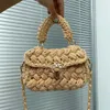 Вечерние сумки Модные вязаные женские сумки Дизайнерские цепочки Плетеные сумки через плечо для женщин Маленькие квадратные женские кошельки с клапаном 231108
