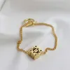 Klasyczna projektant bransoletki biżuteria luksusowe mody biżuterii 24k złota nie zanikające bransoletki żeńskie lekkie luksusowe wysokie zmysł bransoletki złota biżuteria