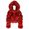 女性用毛皮の赤いアライグマコート冬の毛皮のようなクロップドフェイクコートとジャケット女性ふわふわしたトップフード付きジップショートジャケットファッション
