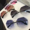 Sonnenbrille Mode Frauen Randlose Designer Damen Runde Sonnenbrille UV400 Shades Weibliche Brillen