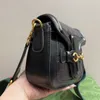 Borsa a tracolla di design da donna in vera pelle di lusso in rilievo Italia Borse a tracolla con patta da donna di marca di moda Italia Famosa doppia lettera Borse a tracolla da donna di alta qualità