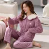 Pyjama en velours corallien pour femmes pour femmes en automne et hiver clair mince en sandwich en coton à trois couches