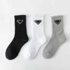 3 paires femmes hommes chaussettes Designer classique lettre Triangle mode fer Standard automne et hiver pur coton haut tube chaussettes