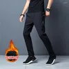 Herrbyxor vinter plysch tjock koreansk mode smal passande trend lösa män kläder sport elastiska leggings svart streetwear