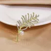 Brooches Fashion Ladies Crystal Feather Brooch Dress Jacket Accessories Zinc Alloy Exquisite Rhinestone Event Party Wedding