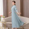 Повседневные платья Элегантное модифицированное платье Cheongsam 2023 Spring Slim Retr Long китайские женщины плиссированные модные вышивка Z359