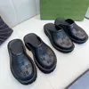 Slippers masculinos escorregam na plataforma feminina de sandália aplicada g sapatos de sandália de casas de gelatina