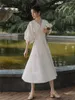 Robes Décontractées Chic Vintage Style Français Lanterne Manches Plissée Slim Taille Col En V Robe Blanche Princesse De Mariage Pour Les Femmes Vestidos Fiesta