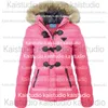 2023 Autunno/Inverno Design Abito in cotone Abito corto da donna con cappuccio caldo versatile Cappotto casual Cappotto in cotone da donna con bottoni in corno di mucca