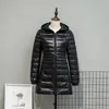 Giacche da donna S-7XL Piumini lunghi da donna Piumino d'anatra ultraleggero con cappuccio Piumino portatile Cappotto invernale da donna Piumino antivento 231109