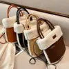 Sacos de noite Cordeiro Cabelo Contraste Bucket Bag Mulheres Inverno Moda Ombro Bolsa Grande Capacidade Satchel Designer Tote Bolsa Fluffy Sling Bags 231108