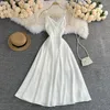 Abiti casual Elegante abito da festa per le donne Retro raso Sexy bretelle bianche con scollo a V Summer Beach Long Halter Bow Vestidos femminili