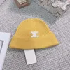 럭셔리 디자이너 Beanie Bonnet 모자 남성과 여성을위한 따뜻한 모자 클래식 통기성 귀 보호 혼합 색상 트렌드 캐주얼 풀오버 모자 겨울 캐시미어