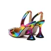 Sukienka buty Rainbow Kolor Sandały Eleganckie spiczaste palce w stylu słonecznym Rhinestone High Heels Buty chwastowe Pumki pięty Sandały Sandały Upuszczenie statku 231108