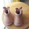 Botas de nieve para niños, nuevas suelas suaves acolchadas de felpa para invierno, botas cortas cálidas para niños pequeños