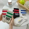 Erkek Çoraplar 22 Yıllık Yeni RRR123 Bej Mid Fıçısı Stripe Dijital Saf Pamuk Pamuk Sokak Eşleşen Kazak Moda Brand2vnr