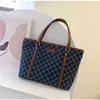 2024 New Designer Womens Crossbody Trend Trend Hand Denim Texture