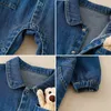 Macacões primavera denim bebê macacão dos desenhos animados bolso urso macacão para meninos meninas nascidos macacão estilo coreano onesie outono crianças roupas 231108