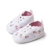 Primeiros caminhantes florais bordados bebê menina sapatos branco rosa marinho macio prewalker andando criança crianças walker casamento 231109