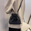 Avondtassen 2023 vrouwen pluche nepbont tasstring tas herfst en winter emmer pure kleur luxe designer schouder voor dame mode