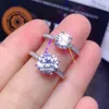 Кластерные кольца 925 Серебряное серебристое отличное расцветное проход с бриллиантовым испытанием 1 ct moissanite heart snowflake snowflake princess кольцо женщины украшения
