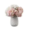 Dekorativa blommor Vackra falska blommor som inte är vaktande konstgjorda romantiska scenlayout bröllop bukett hortensia
