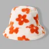 Chapeaux à larges bords Chapeaux de seau femmes hiver fleur en peluche chapeau de pêcheur moelleux seau chapeau en plein air fausse fourrure épais chaud Panama casquette Bob Femme 230408