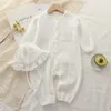 Strampler Baby-Overall aus feiner Baumwolle mit langen Ärmeln, geeignet für Jungen und Mädchen, einfarbig, Frühlings-Herbst-Kleidung, geborener Onesie 231109