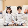 Pyjama's 2-14 jaar Peuter Baby Kids Unisex Casual Pyjamapak Cartoon Beer Print Lange mouwen Tops + broek Jongens Meisjes NachtkledingL231109