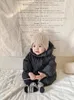 Rompertjes herfst en winter baby jongens meisjes schorten kinderen winddicht bodysuit scheten uit holding kleding 231109