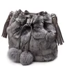 Sacos de noite Mulheres Moda Inverno Bolsa de Ombro Pequeno Furry Faux Fur Bucket Drawstring Hand Bag Meninas Bolsa Cross Body Bag com Pom 231108