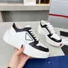 Chaussures de course de créateur Prad baskets femmes hommes luxe à lacets sport Skate chaussure entraîneur décontracté classique Sneaker hgghggf