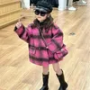 Vestes enfants vêtements enfants manteau avec sacs 2023 hiver à la mode Style coréen filles mode Plaid chaud décontracté
