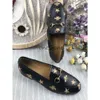 2018 nouvelles petites chaussures en cuir printemps et été nouvelles femmes abeilles brodées étoiles à cinq branches femmes039s chaussures femmes08184264