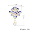 Brosches Luxury Retro Folding Fan Pearl Brosch för Women Girls Mirco-Set Cubic Zirconia Sweater Coat Pin Accessories