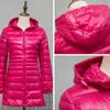 Giacche da donna S-7XL Piumini lunghi da donna Piumino d'anatra ultraleggero con cappuccio Piumino portatile Cappotto invernale da donna Piumino antivento 231109