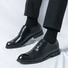 Men Casual Buty 2024 Point Toe Office Business Sukienka Flats Buty dla mężczyzn Klasyczne kolory moda wiosenna jesienna buty