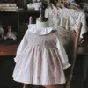 Dziewczyna sukienki Koreańskie dla dzieci Zestaw ubrania dla dzieci Dziewczyny Spring Autumn Boutique Smocked Vintage Elegancka sukienka na spodnie Ostra
