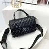 Toppdesigner Fashion Bag Factory %100 Wholesale and Retail Fashionable Women's Bag Single Shoulder Cross Rhombus Chain Cover