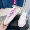 Am kvinnors skor 2023 Spring Summer Pink Star Patchwork Design Sneakers for Women High Quality Leather Stars Lace Up Canvas Shoe