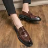 Chaussures en cuir formelles d'affaires pour hommes, tendance de Style britannique, Version coréenne, sans lacets, grande taille 46, chaussures décontractées à semelles épaisses pour hommes, Tide D2H17