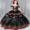 メキシコの黒いQuinceaneraドレスCharro with Skirt Coloful Embroidery Vestido de 15 Anos XVショート2 in 1バースデーパーティーガウンスイート16ドレスVestidos de Gala