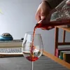 Weingläser, Sammlerstück, handgefertigter Pyramiden-Dekanter, edles Glas